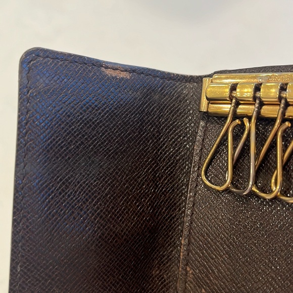 Louis Vuitton Damier Ebene Key Holder - Picture 9 of 10